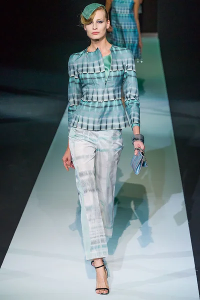 Look 17